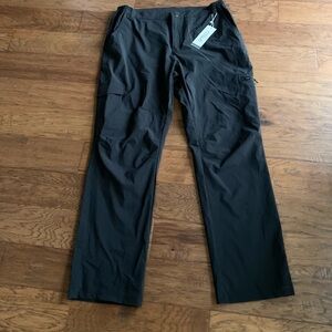 Black Outdoors Black Cargo Pants‎